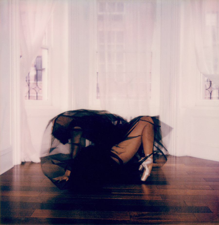 Фотография: Дерзкие, изящные, нежные: фотограф показала мир балерин №12 - BigPicture.ru