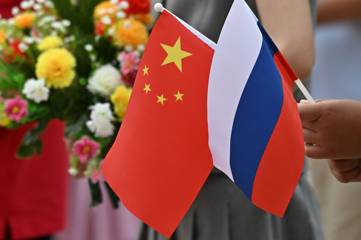 Песков назвал взаимодействие России и Китая серьезным балансирующим элементом