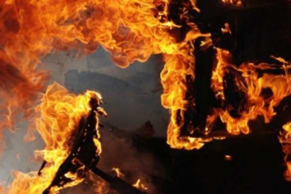 Под Калугой сожгли гигантский замок «корона-людоеда» (ВИДЕО) | Русская весна