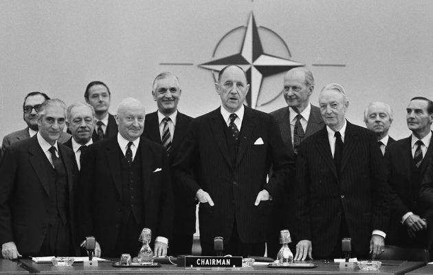 Сбор представителей блока НАТО в 1952 году.