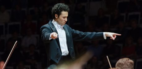 Новая эра в Санкт-Петербургской филармонии: Димитрис Ботинис возглавит Академический симфонический оркестр