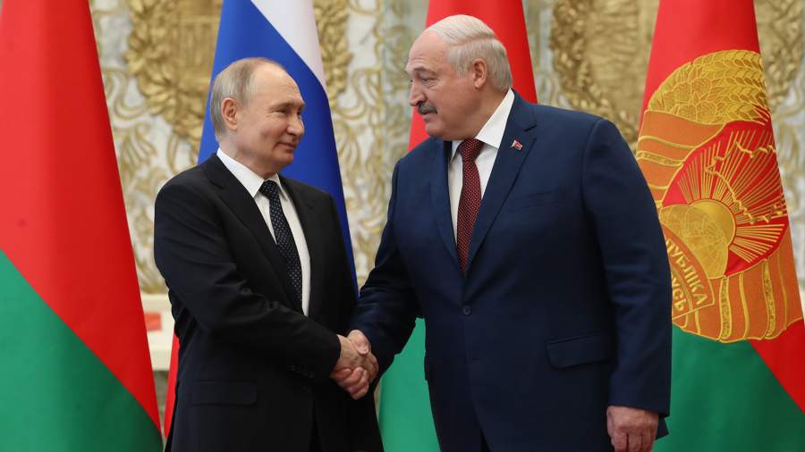 Лукашенко угостил Путина в Минске национальными белорусскими блюдами