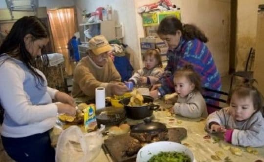 Где были ее мозги? Родители отказались от дочери, которая к 17-ти годам родила 7-х детей Где были ее мозги? Родители отказались от дочери, которая к 17-ти годам родила 7-х детей воспитание