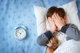 Оптимальная продолжительность сна для школьников: сколько времени им необходимо спать?