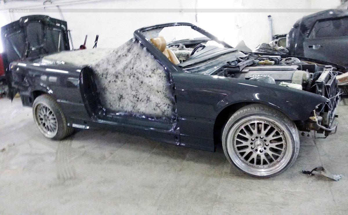 Свежий весенний цвет на старый кабриолет Свежий весенний цвет на старый кабриолет авто и мото