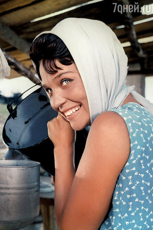 В фильме «Стряпуха» горожанка Светличная убедительно сыграла колхозницу. 1965 г.