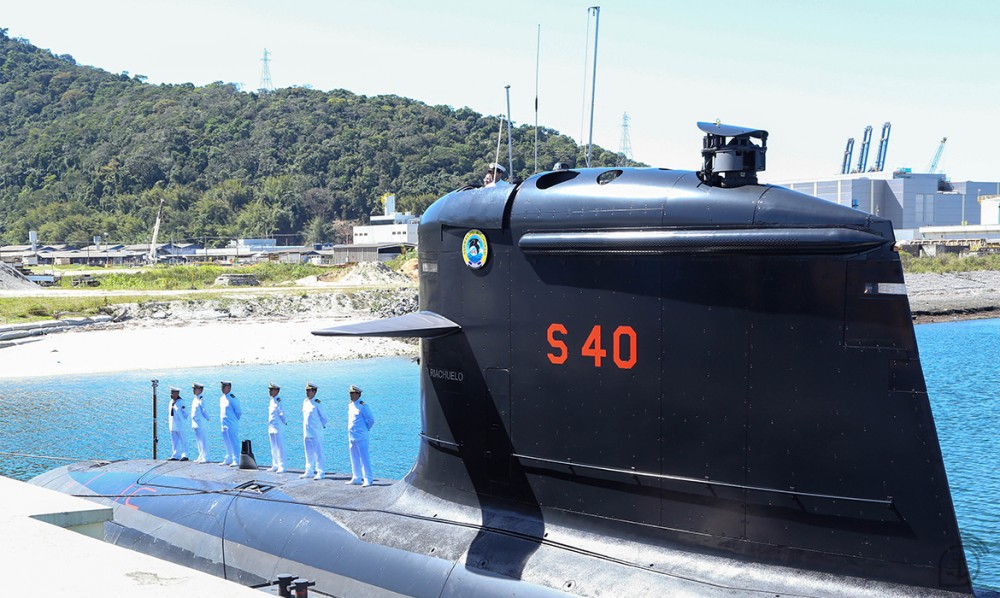 Marinha-do-Brasil-recebe-o-submarino-Riachuelo-7