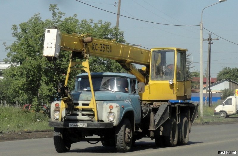 Вот как выглядит самый большой автомобильный кран в мире 