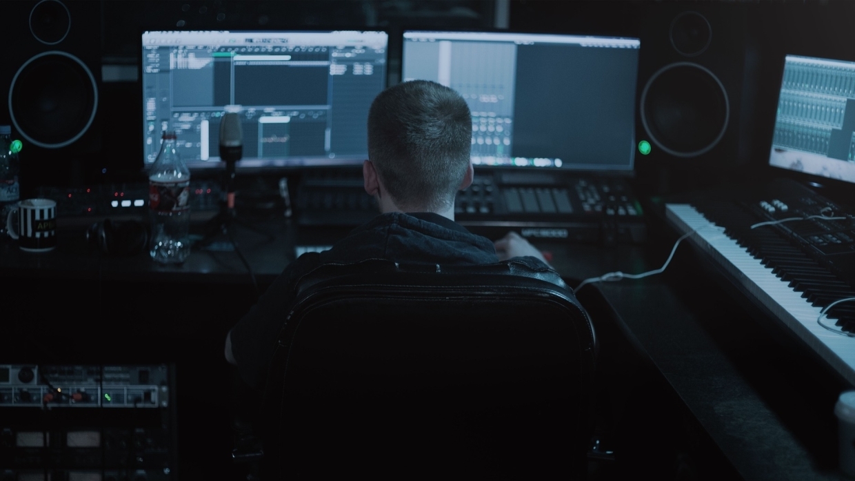 Немного творчества и уши как рабочий инструмент: особенности и главные составляющие профессии звукорежиссер Общество