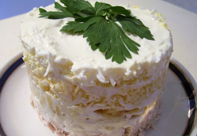 Топ-6 вкуснейших салатов с куриным филе к Новому Году Топ-6 вкуснейших салатов с куриным филе к Новому Году