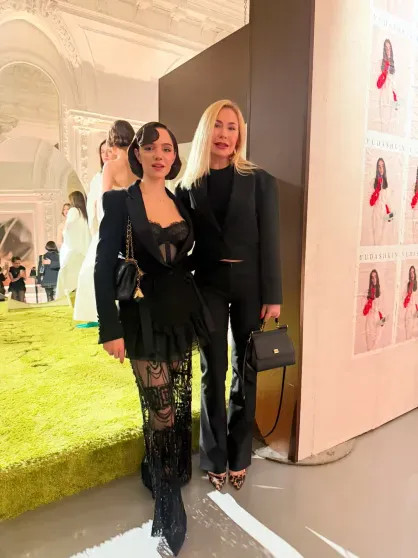 Ольга Слуцкер, Аврора Киба, Евгения Медведева, Карина Нигай посетили презентацию Valentin Yudashkin Галина, Юдашкина, Медведева, Нигай, Ольга, Евгения, Джоли, Оганичева, ЮдашкиныПолина, МедведеваМарина, Накануне, Гайнутдинов, ГребёнкинаИльдар, КибаЕвгения, КибаАврора, СлуцкерАврора, МаринаГалина, Валентина, Анастасия, ЭлиенКарина