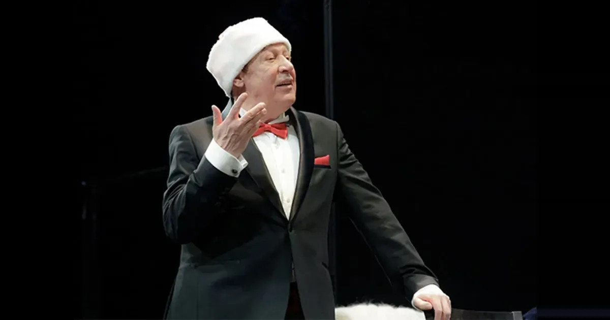 Аншлаг и реакция Владимира Путина: Михаил Ефремов вышел на сцену с премьерой спектакля впервые после освобождения из колонии