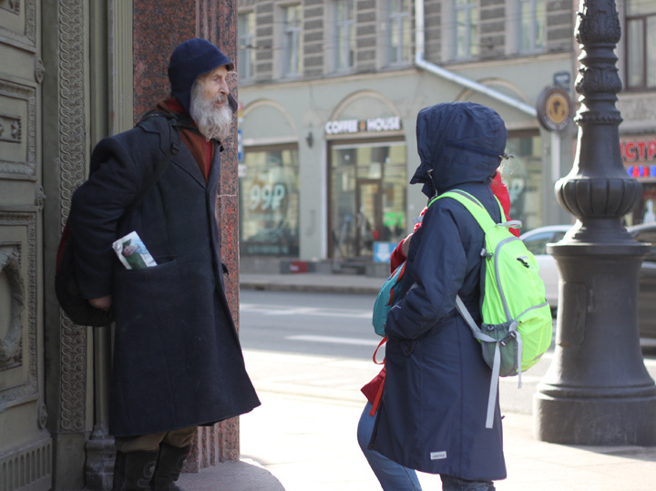 Сказка о бездомном экскурсоводе закончилась трагично: символ Невского проспекта разочаровал 