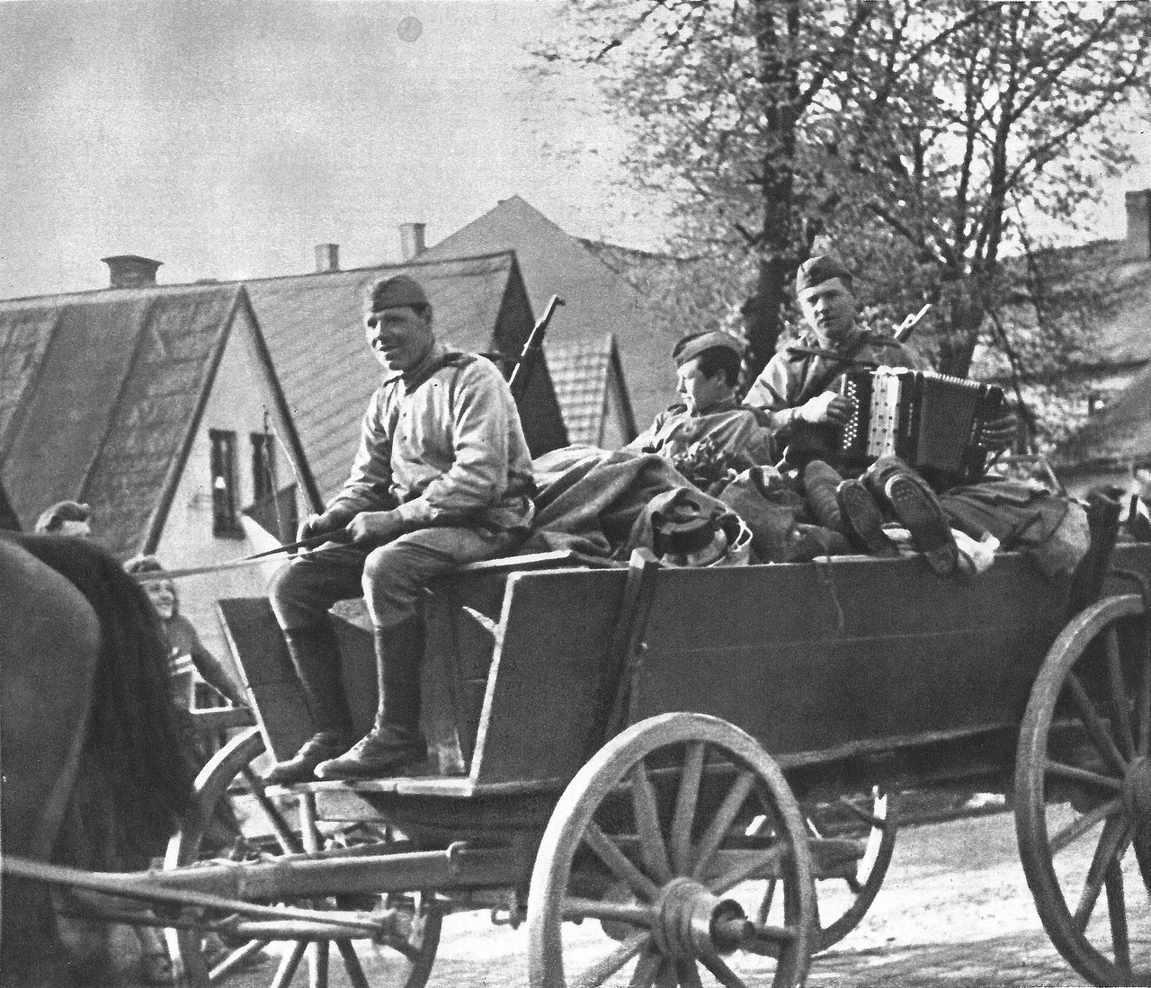 "Зверства" советских солдат в Чехословакии. Великая отечественная война,всемирная история,история России