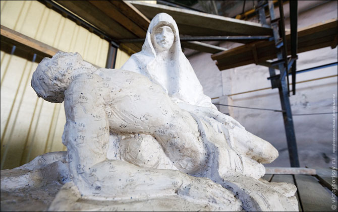 Запоминающийся процесс производства памятников и скульптур