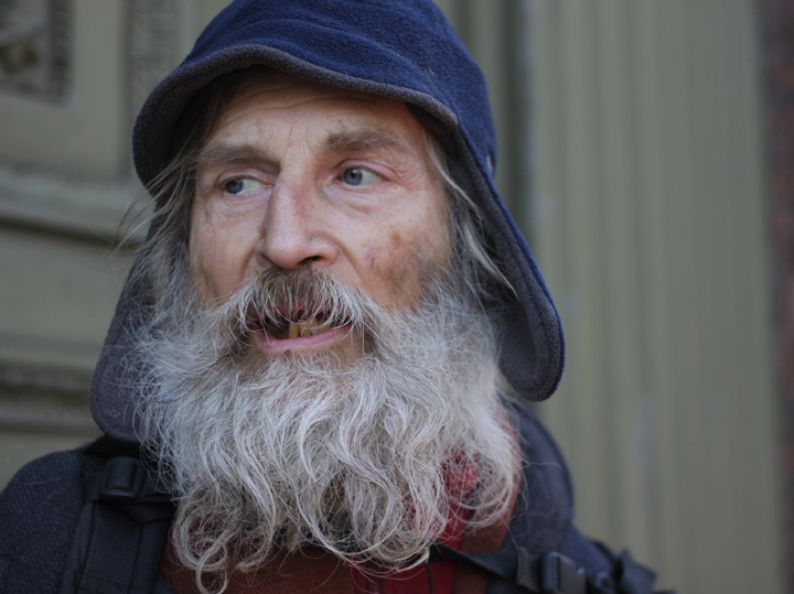 Сказка о бездомном экскурсоводе закончилась трагично: символ Невского проспекта разочаровал 