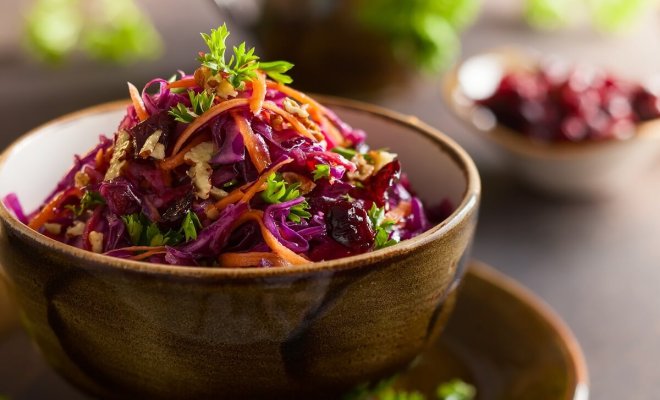 Зимние витаминные салаты – учимся готовить из сезонных овощей