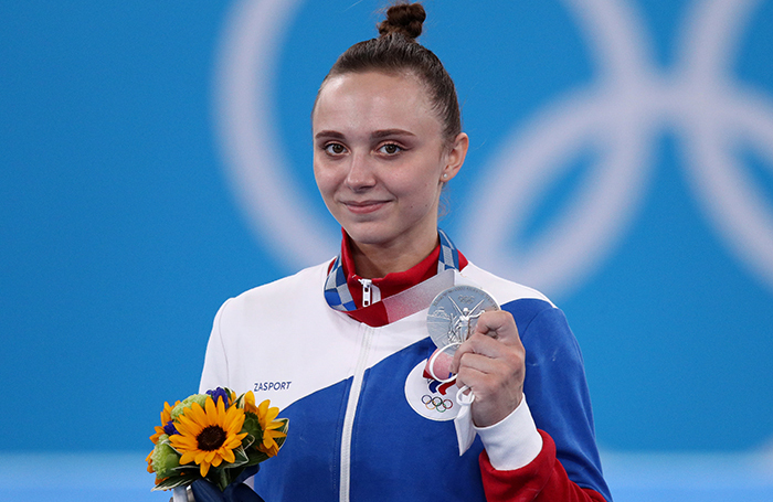 Две бронзы в боксе и серебро в теннисе, рапире и спортивной гимнастике — результаты России на 10-й день Игр-2020