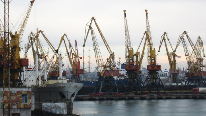 Украинские СМИ нашли русский след в операции по подъему танкера у Одессы