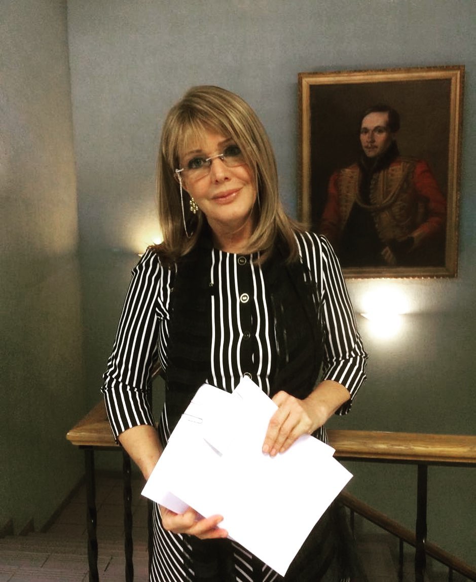 «Одиночества не надо бояться»: Елена Проклова о гостевом браке и преимуществах расставания