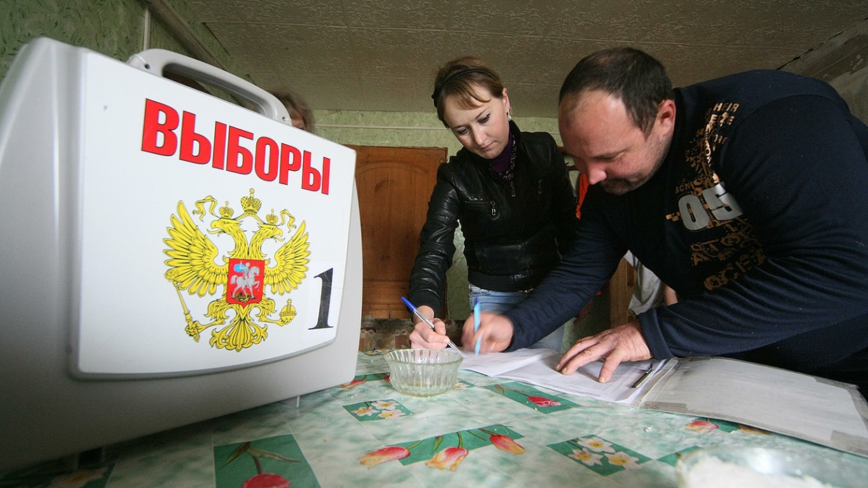 сегодня работают выборы. голосование на избирательных участках 30 лет назад. ашковская основная школа гагаринского района. график работы участковой комиссии. победа кпрф на выборах 1995.