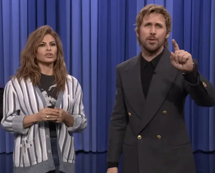 Райана Гослинга впервые за долгое время засняли с дочерьми от Евы Мендес Мендес, Гослинг, Райан, вместе, соцсетях, 45летний, показывает, актёрской, отказалась, дочерей, воспитания, детей, тщательно, жизнь, личную, оберегает, Звёздная, актрисы, бабушки, честь