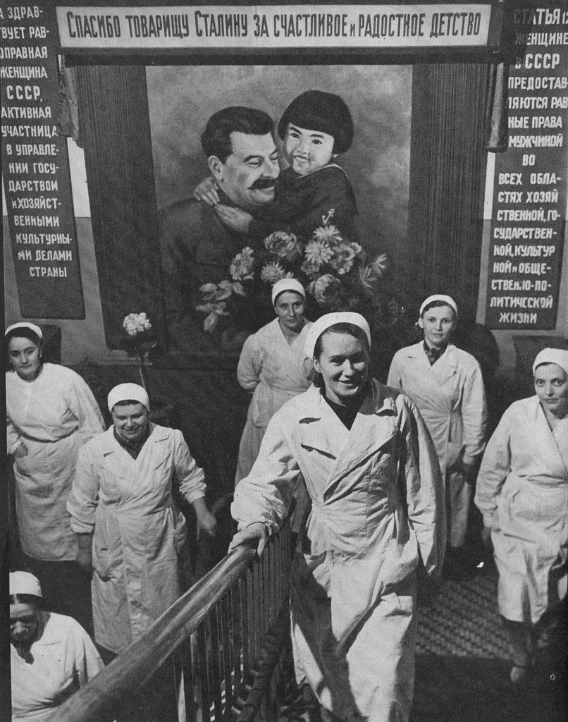 Фотограф США Маргаретт Бурк-Уайт:  Москва 1941.  Последние дни мира. Начало войны. Первая бомбардировка Кремля.