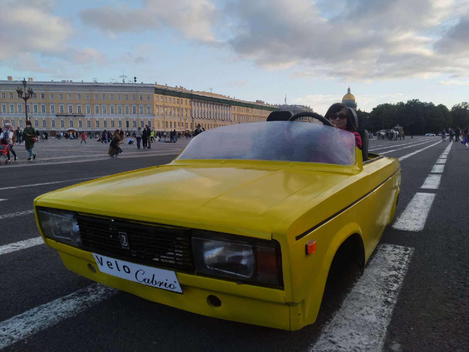 Автор велосипеда-блендера построил велокабриолет — желтые «жигули» без  крыши, которые приводятся в движение педалями - Закон, порядок, государство  - 15 сентября - Медиаплатформа МирТесен