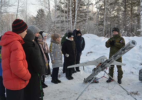 Юнармейцы Новосибирской области посетили ракетное соединение