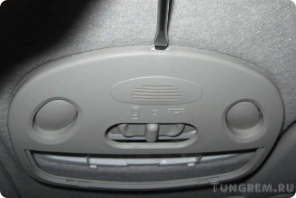 Снятие плафона освещения салона Lada Kalina