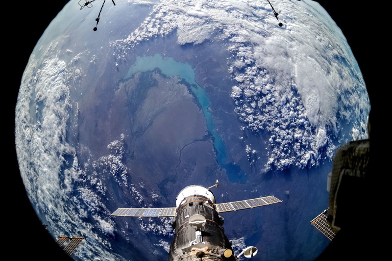  Земля в иллюминаторе: что выкладывают в Instagram российские космонавты Instagram, земля, космонавты