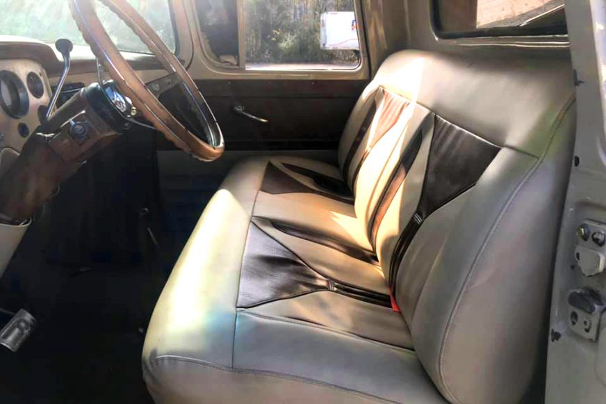 Кто-то продает невероятно детальную копию эвакуатора из «Тачек» автосамоделки,Марки и модели,ретро