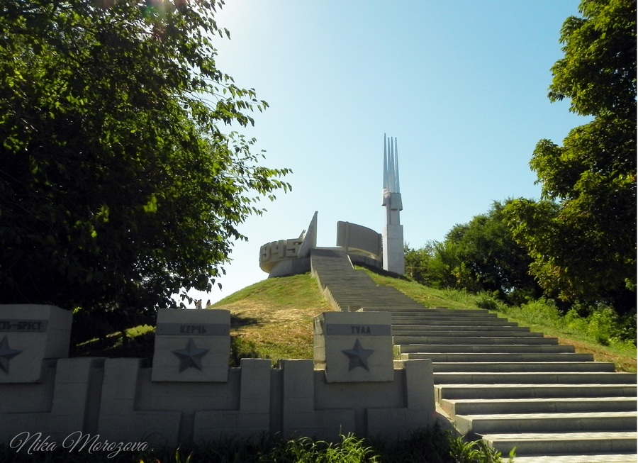 Новочеркасск м. Курган славы Новочеркасск. Мемориальный комплекс Курган славы Новочеркасск. Памятники Новочеркасска Курган славы. Новочеркасск мемориал славы.