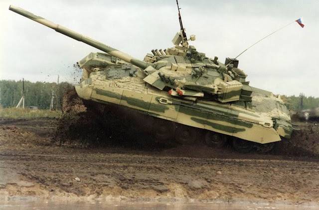 Единственный танк Т-80УМ-2 с активной защитой «Дрозд» был уничтожен ещё в начале спецоперации оружие,танки