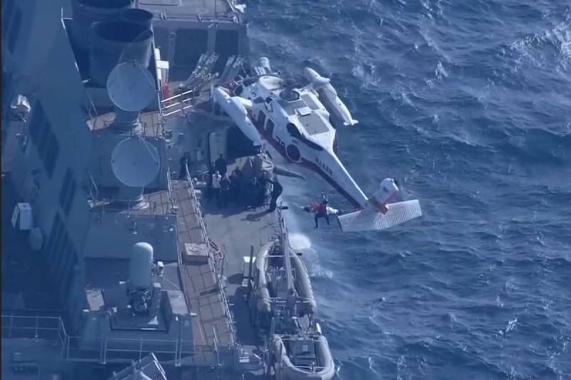 Последствия cтолкновения USS Fitzgerald с контейнеровозом ASX Crystal Последствия cтолкновения USS Fitzgerald с контейнеровозом ASX Crystal вмф