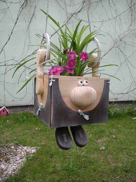 Забавные цветники. Вот у людей фантазия работает! Забавные цветники. Вот у людей фантазия работает! handmake,поделки для сада,поделки своими руками