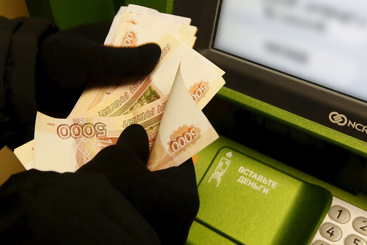 В Омске мошенники выманили у инженера 2,2 млн рублей