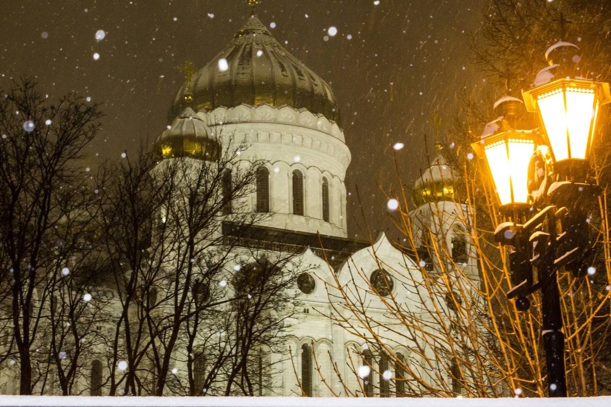 РПЦ переводит все массовые мероприятия в храмах Москвы в онлайн из-за пандемии COVID-19