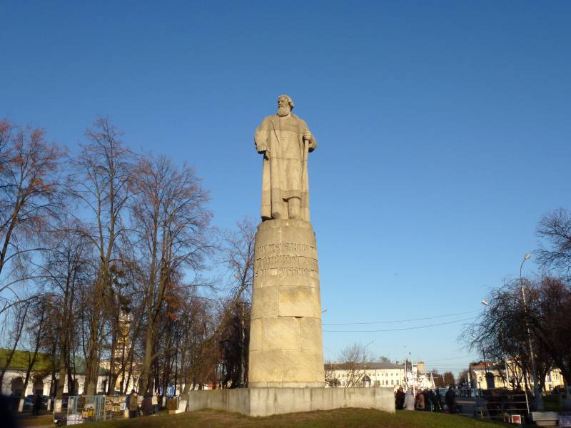 Россия и монархия