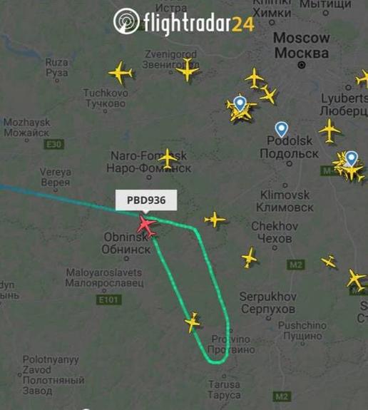 Самолет с Навальным изменил маршрут и летит не во Внуково, а на запасной аэродром