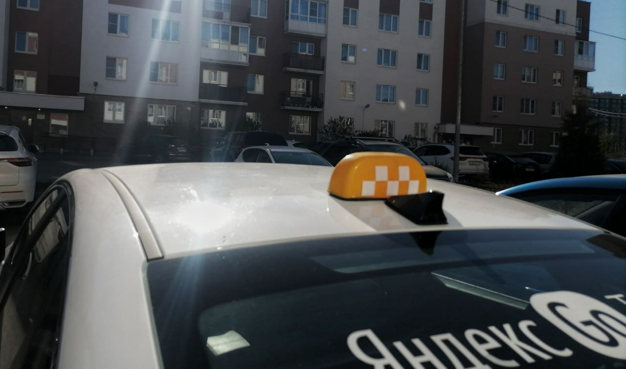 В Петербурге количество легальных такси возросло на 18%: новые правила и рекорды перевозок