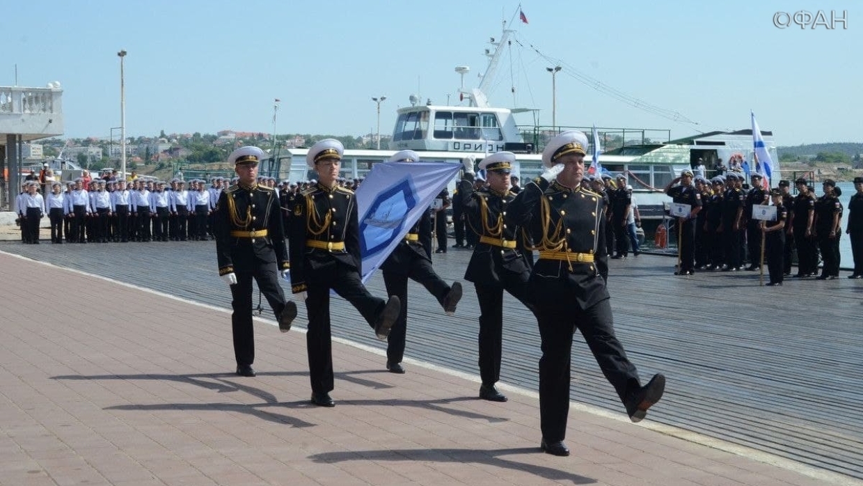 Черноморский флот продемонстрировал в Севастополе мощь, скорость и ловкость