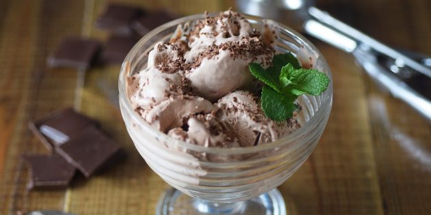 Шоколадное мороженое со сгущёнкой