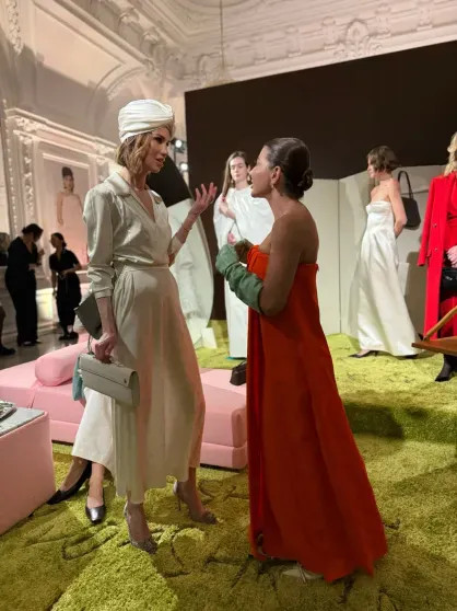 Ольга Слуцкер, Аврора Киба, Евгения Медведева, Карина Нигай посетили презентацию Valentin Yudashkin Галина, Юдашкина, Медведева, Нигай, Ольга, Евгения, Джоли, Оганичева, ЮдашкиныПолина, МедведеваМарина, Накануне, Гайнутдинов, ГребёнкинаИльдар, КибаЕвгения, КибаАврора, СлуцкерАврора, МаринаГалина, Валентина, Анастасия, ЭлиенКарина