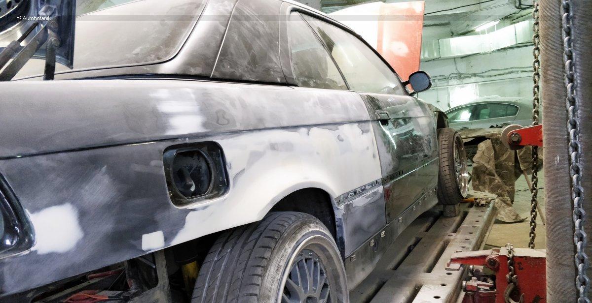 Свежий весенний цвет на старый кабриолет Свежий весенний цвет на старый кабриолет авто и мото