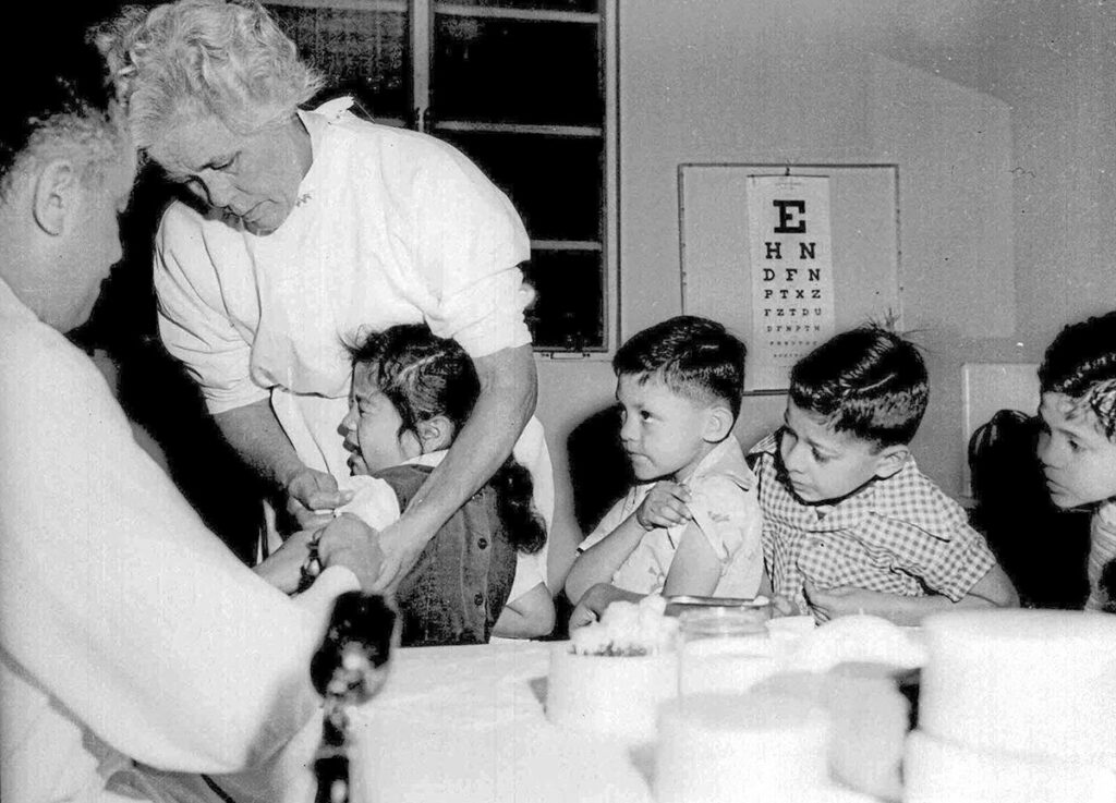 История вакцины от полиомиелита написана кровью: какие уроки выучило человечество здоровье, здравоохранение,медицина, медицинские открытия, прививки, эпидемии