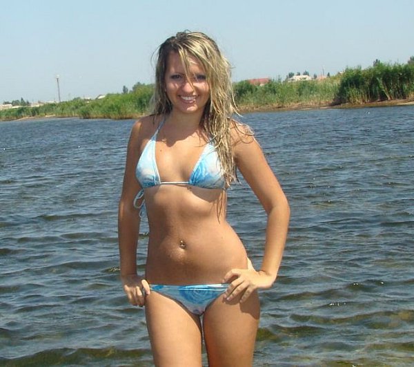 Фото девушки в купальнике на пляже: сестра - Алёнушка, 19 лет ...