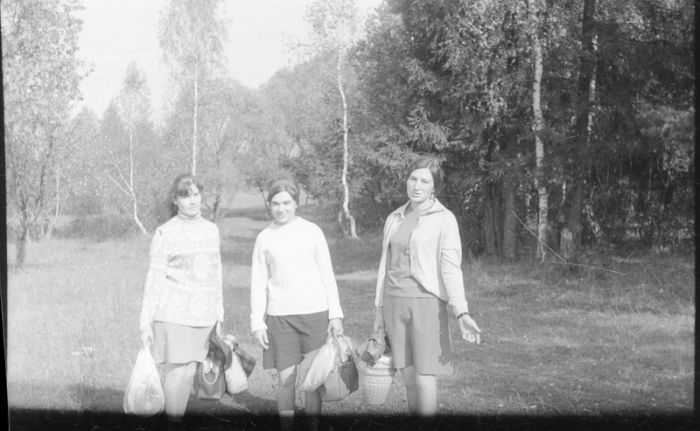 «Снится мне деревня»: 20 фотографий из жизни молодёжи в советской деревне﻿ посиделки, дороге, друзей, Отдых, встречи, работы, Место, ктото, деревне, домой, деревенского, трудовой, Деревенское, Деревенские, Труженики, подеревенски, школы, коньки, недели, После