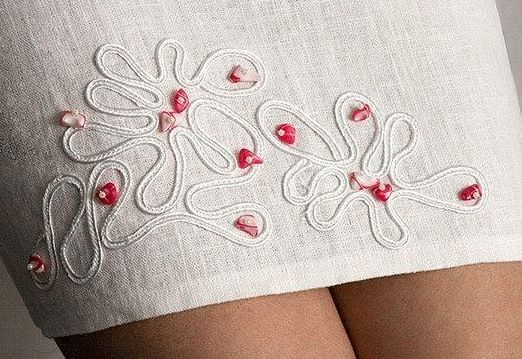 Сутажная вышивка - вид вышивания не только для одежды, но и для создания укпашений. МК в фото и видео