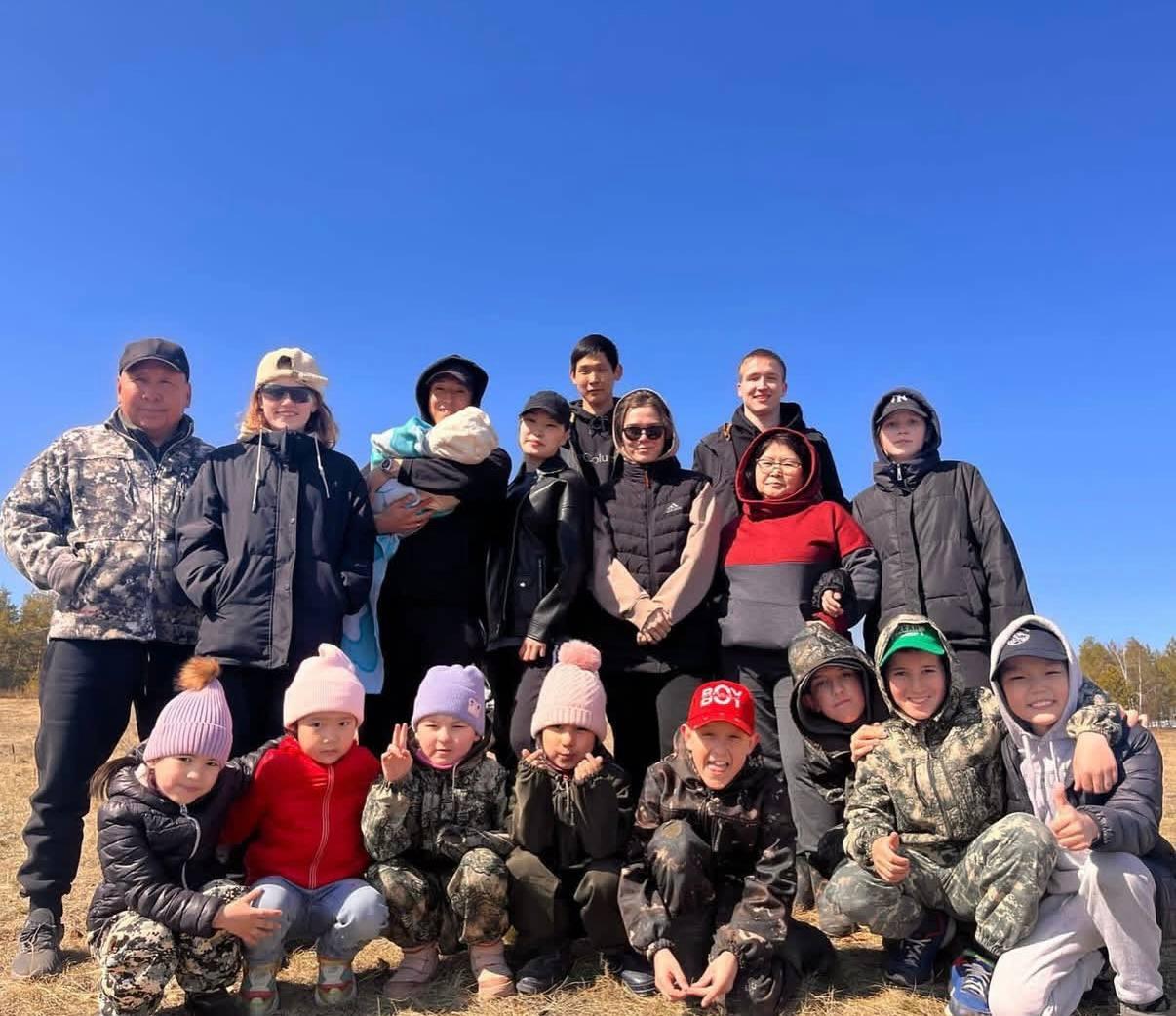 Поразили мир: как живет в Якутии семья с 28 детьми, о которой пишут в британских газетах Оксана, детей, семье, Павловы, чтобы, Александр, жизни, время, сначала, зимой, запасти, самых, семья, взяли, живут, жизнь, супруги, огромной, Павловых, особенно